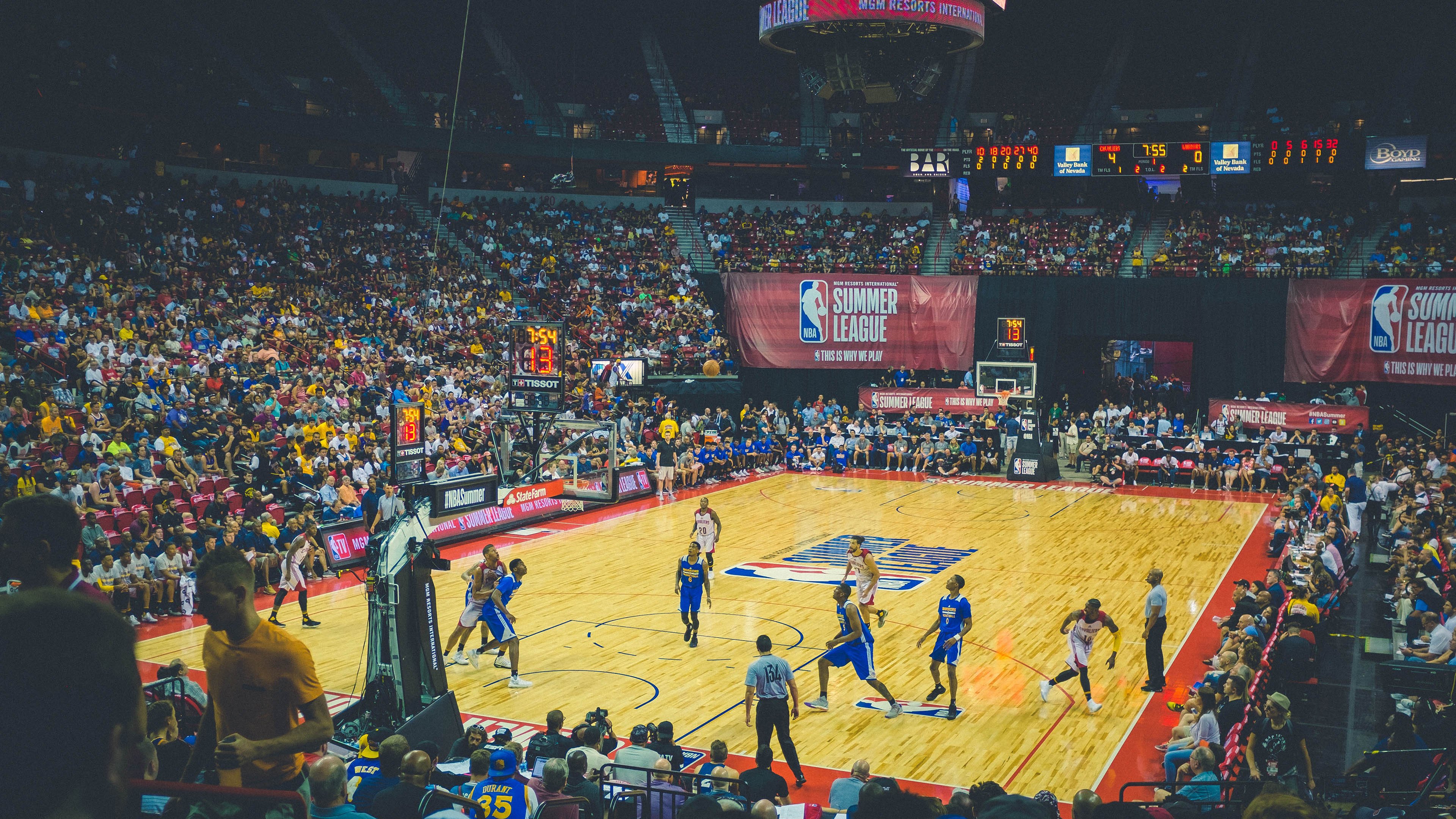 霍勒迪攻防统治！公牛撕碎山西，他让对手进攻端彻底窒息